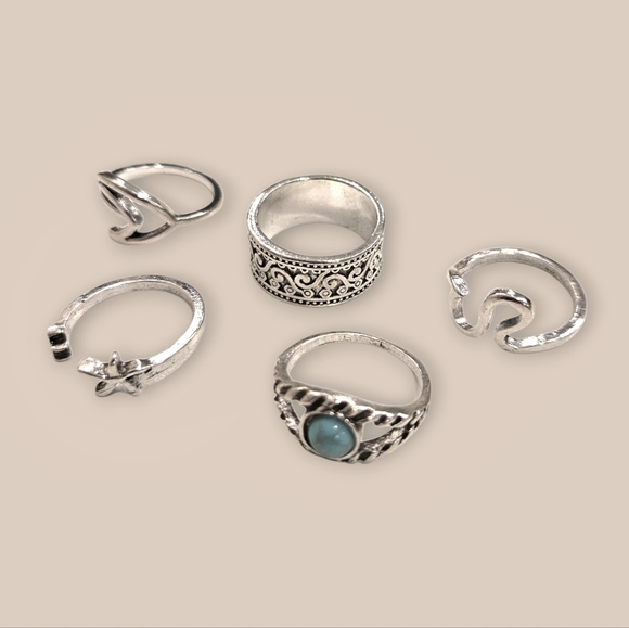 Jewelry - Vintage Bohemian Silver Tone Ring Set